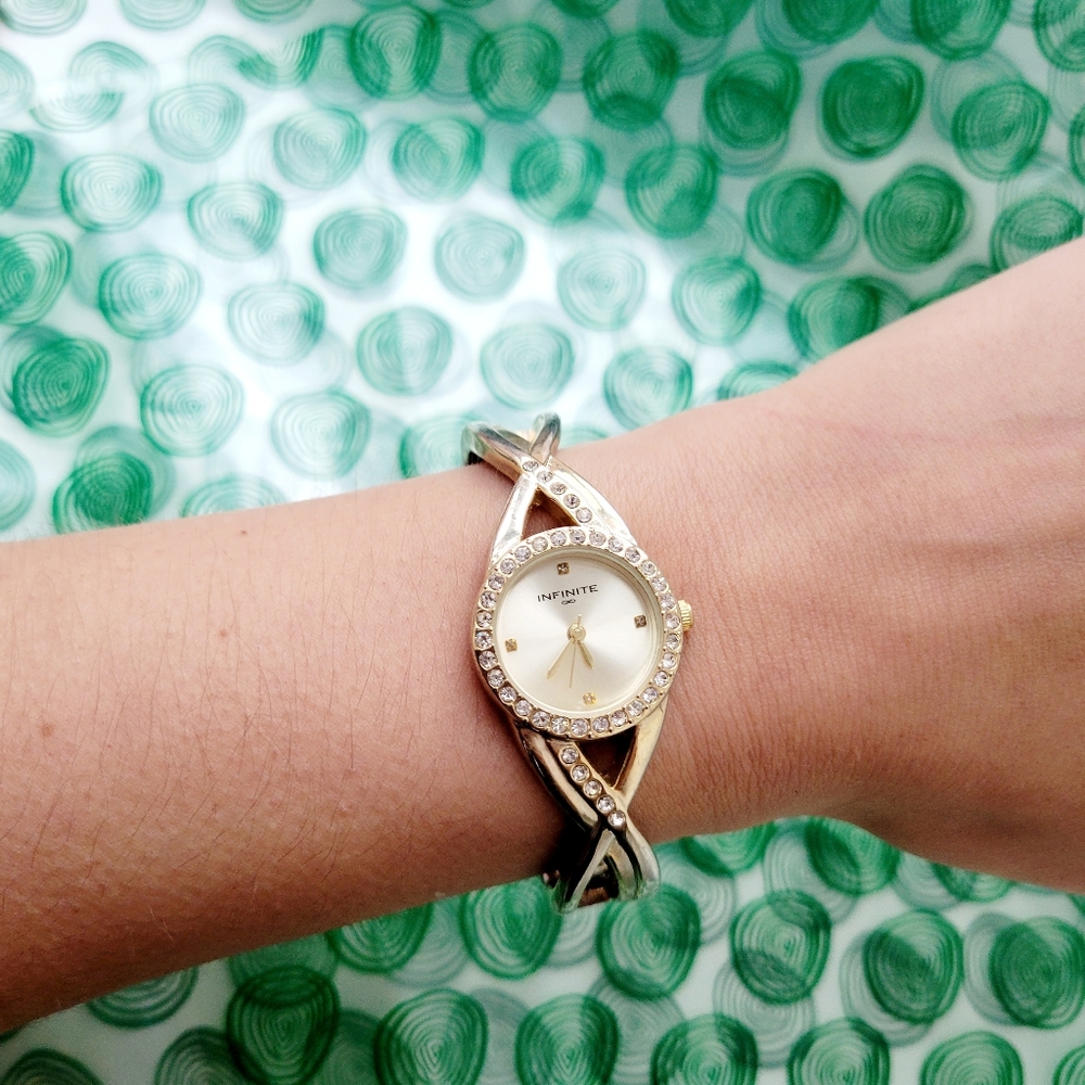 Debanham's Infinite Rhinestone Quartz Classic Watch - Picture 5 of 14